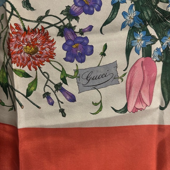 Vintage Gucci Floral Silk Scarf with Red Border - Picture 2 of 3